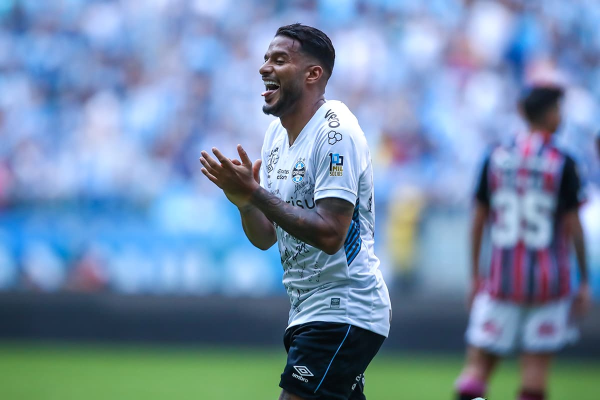 Reinaldo atuando pelo Grêmio