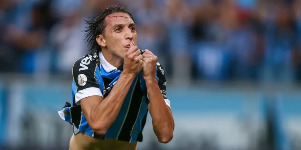 Geromel está de volta ao time do Grêmio