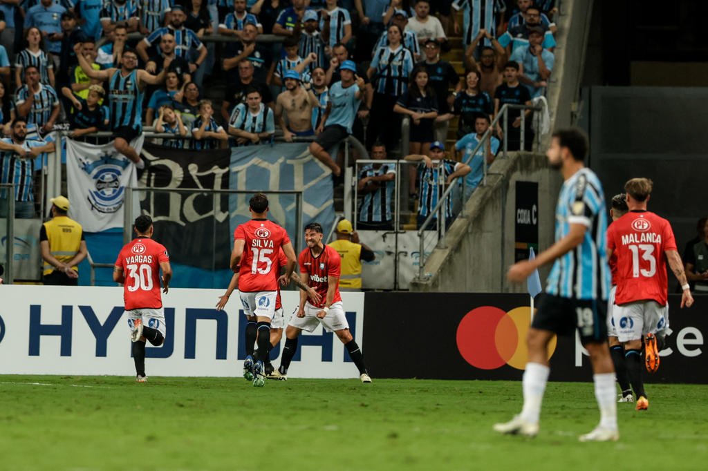Gol do Huachipato contra o Grêmio