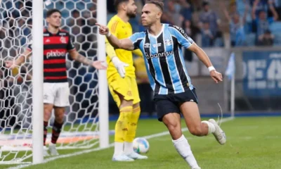 Braithwaite entre os relacionados do Grêmio