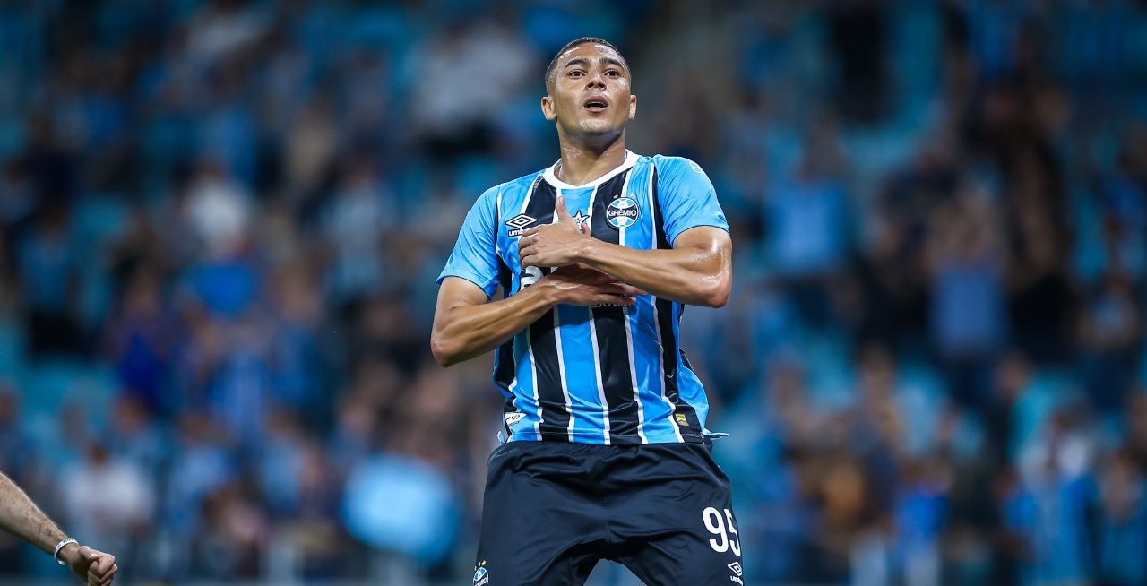 Carlos Vinícius - Grêmio
